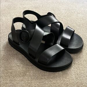 SHEIN Black Buckle Strap Sandals